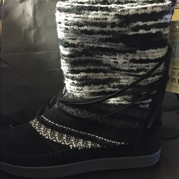 Toms boots - Picture 2 of 7